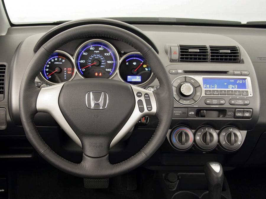 Honda Fit 2006 года  (US) (фото 10 из 19)